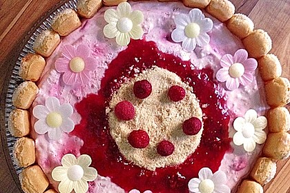 Quark - Sahne - Torte mit Himbeeren 24