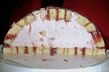 Erdbeer - Jogurt - Bombe