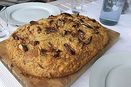 Schiacciata mit roten Zwiebeln 10