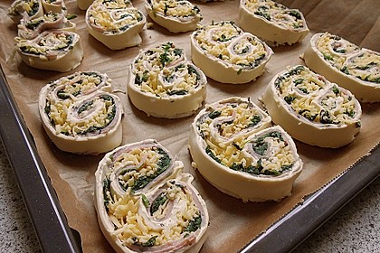 Blätterteigschnecken mit Spinat - Schinken - Füllung 3