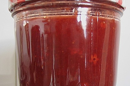 Erdbeermarmelade mit Holunderbl&uuml;ten
