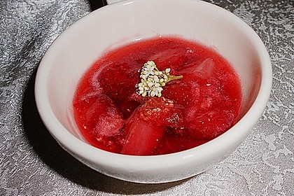 Erdbeermarmelade mit Holunderbl&uuml;ten 4