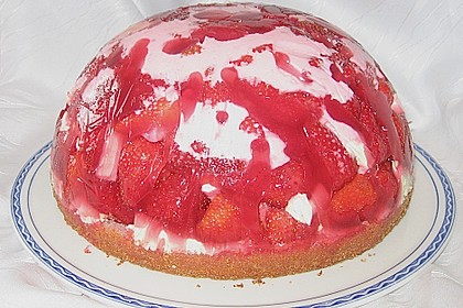 Mai - Torte mit Erdbeeren und Waldmeister 17
