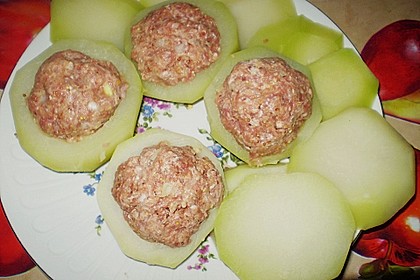 Gef&uuml;llte Kohlrabi mit Hackfleisch und Bechamelsauce 1