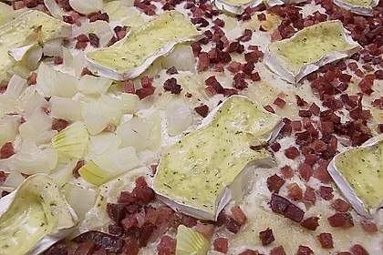 Flammkuchen mit Camembert 1