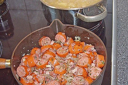 Gr&uuml;nkohl mit Mettw&uuml;rstchen