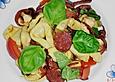 Lauwarmer Tortellinisalat mit Gem&uuml;se