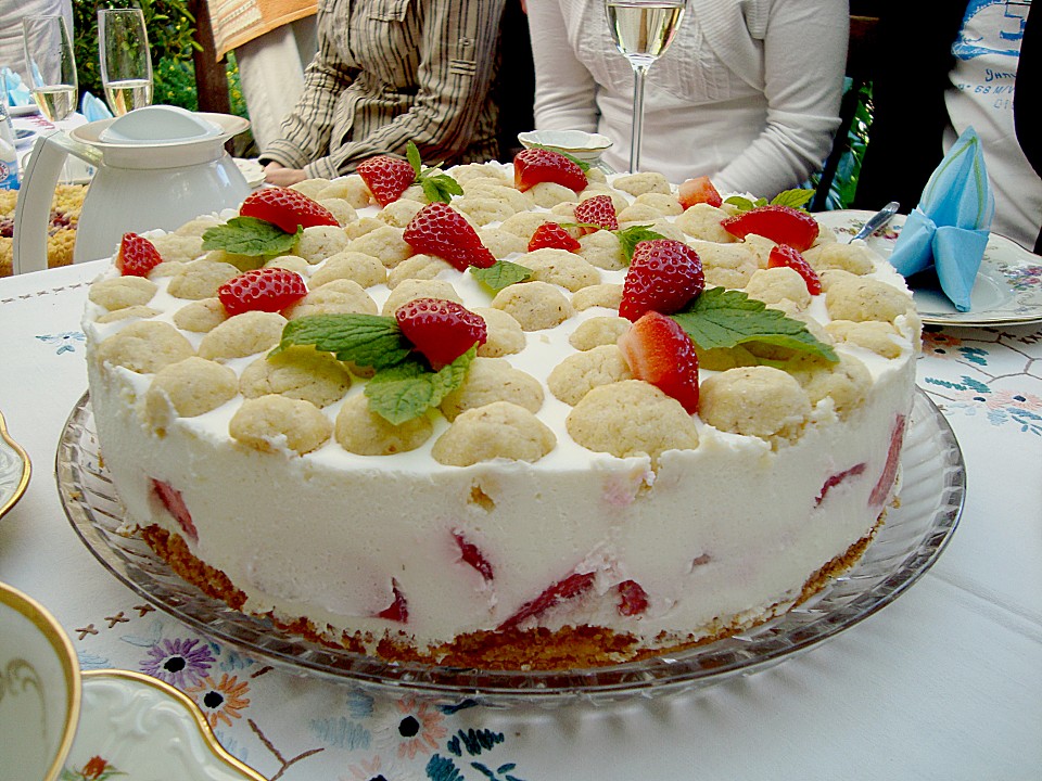 Quark - Erdbeer - Torte (Rezept mit Bild) von yaku89 | Chefkoch.de
