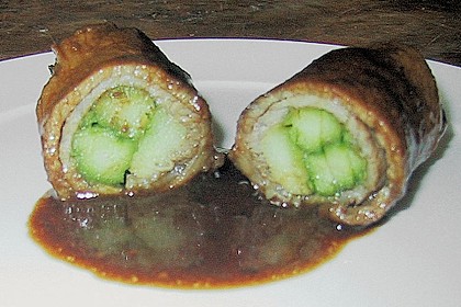 Kalbsr&ouml;llchen mit Spargel gef&uuml;llt 1