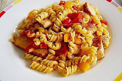 Nudeln mit Gefl&uuml;gelfilet und Tomaten 1