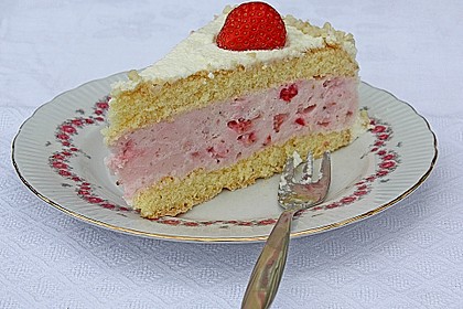 Vanille - Erdbeer - Torte &agrave; la K&auml;se - Sahne 2