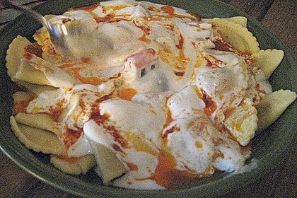 Tortellini oder Manti mit Joghurt - Butter - Paprika - Sauce