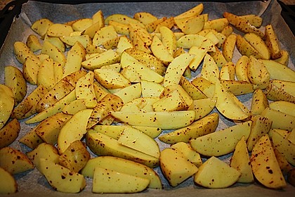 Hähnchenbrustfilet mit Country-Kartoffeln 77