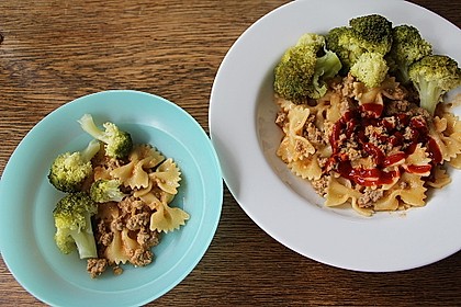 Brokkoli - Hackfleisch - Topf mit Nudeln 8