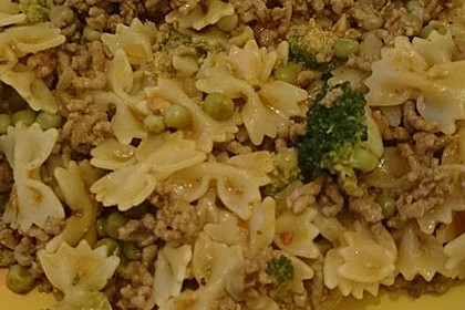 Brokkoli - Hackfleisch - Topf mit Nudeln 11