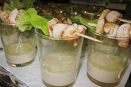 Rosmarinsüppchen mit Geflügelspieß 13