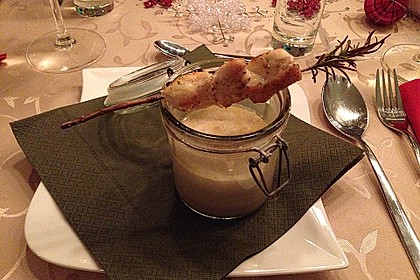 Rosmarinsüppchen mit Geflügelspieß 9