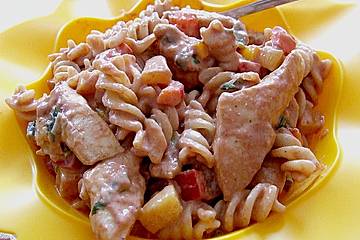 Nudelsalat mit Hähnchenbrust