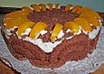 Pfirsichtorte mit Schokoladenbiskuit