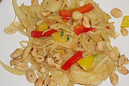 Kohlsalat mit Erdn&uuml;ssen