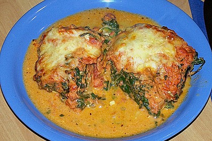 Seelachs - Filet mit Tomatensauce und Spinat