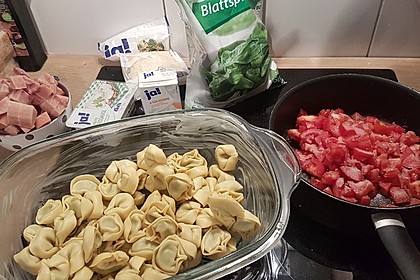 Tortellini gratiniert mit Lachs und Spinat 12