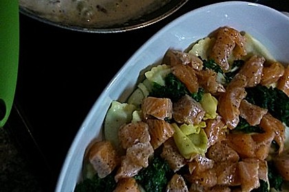Tortellini gratiniert mit Lachs und Spinat 7