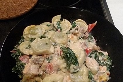 Tortellini gratiniert mit Lachs und Spinat 5