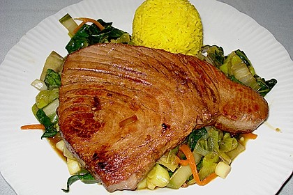 Marinierter Thunfisch auf Mangold - Lauch - Gem&uuml;se