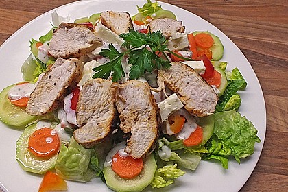 Bunter Salat mit Putenstreifen 4