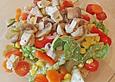Salat mit Gem&uuml;se und gebratenen K&auml;se - Champignons
