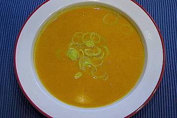 Kürbissuppe mit Lauchringelchen