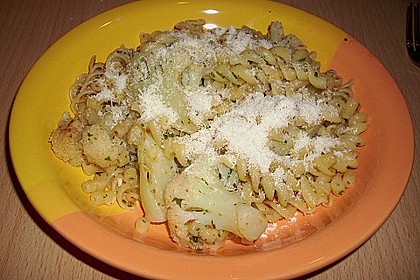Italienische Nudeln mit Blumenkohl 11