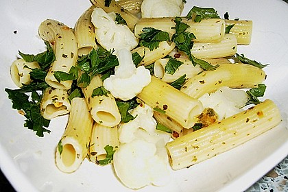Italienische Nudeln mit Blumenkohl 12