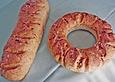 Kr&auml;uterbrot mit Oliven&ouml;l und getrockneten Tomaten