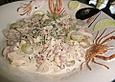 Krabbensalat mit Spargel, Ananas, Weintrauben und Eiern