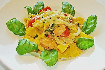 Tagliatelle mit Lachs - Sahneso&szlig;e