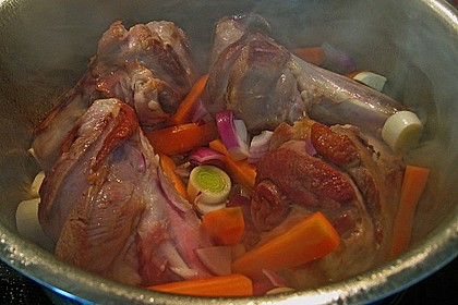 Lammstelzen mit M&ouml;hren, Kohlrabi und Schmortomaten