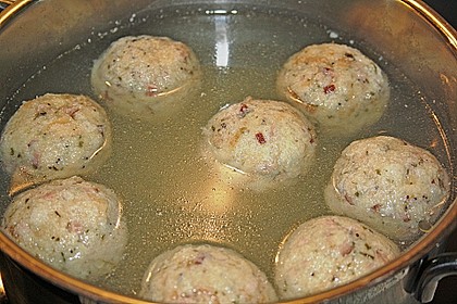 Tiroler Knödel Suppe 6