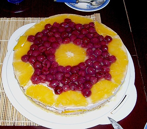 Joghurt - Sahne - Torte mit frischen Früchten (Rezept mit Bild ...