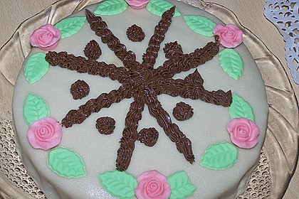 Melanies Nougat - Marzipan - Torte 2