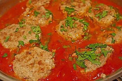 Hackb&auml;llchen in fruchtig - scharfer Tomatensauce mit Koriander 3