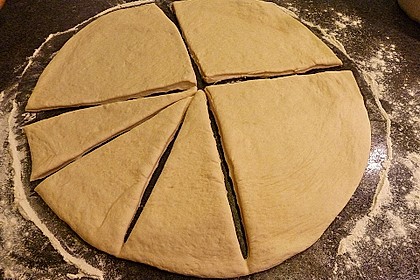 Frühstückskipferln nach Eichkatzerl Art 57
