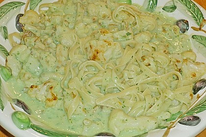 Spaghetti mit Blumenkohlso&szlig;e und Scampi 1
