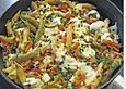 Vegetarische Nudelpfanne mit Schafsk&auml;se