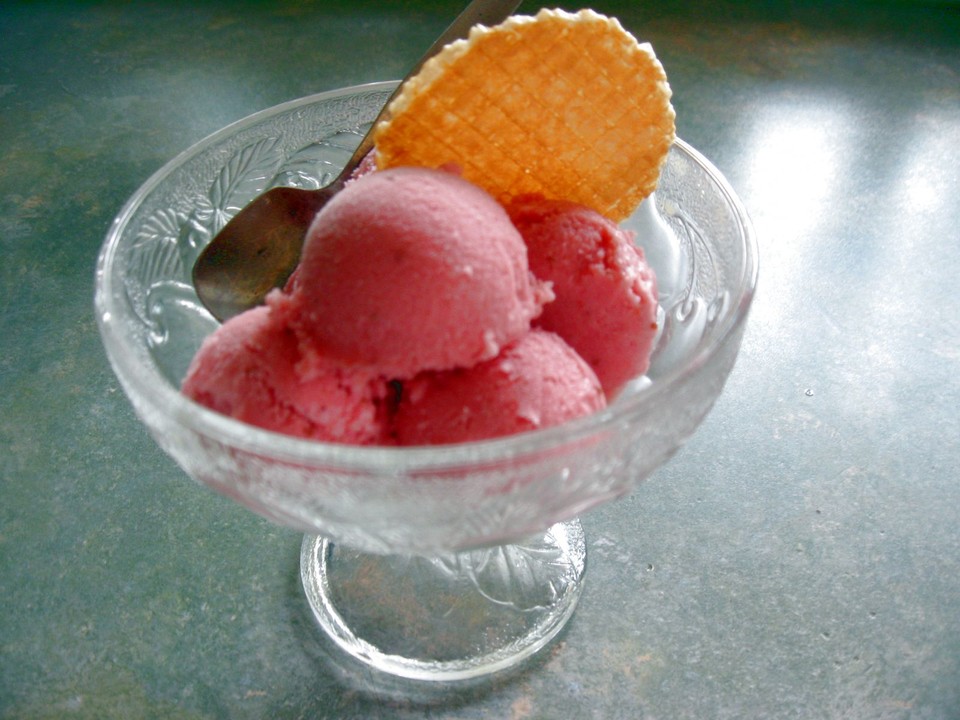 Erdbeereis (Rezept mit Bild) von -laliLisa- | Chefkoch.de