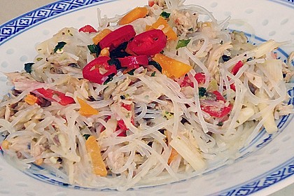 Asiatischer Glasnudelsalat mit Thunfisch