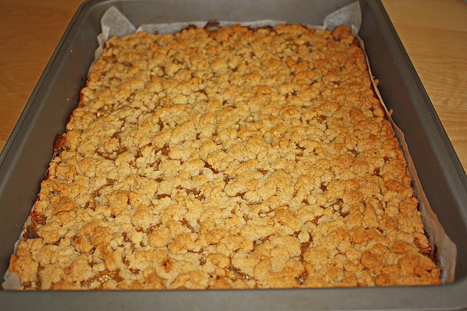 Apfelkuchen mit Streusel vom Blech (Hefeteig)