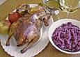 Ente gef&uuml;llt mit &Auml;pfeln und Bucheckern