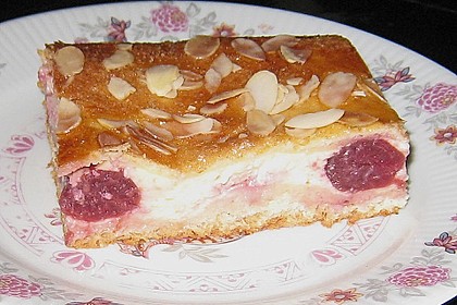 Gedeckter Kirschkuchen mit Vanillecreme 1